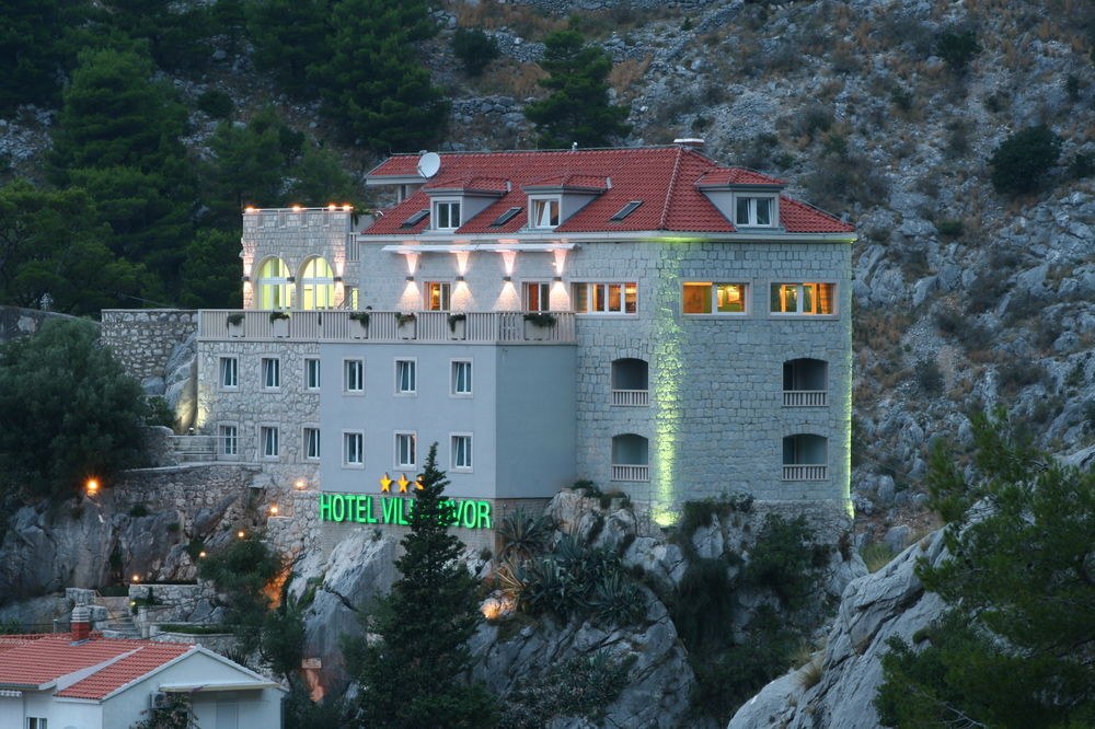 VILLA DVOR