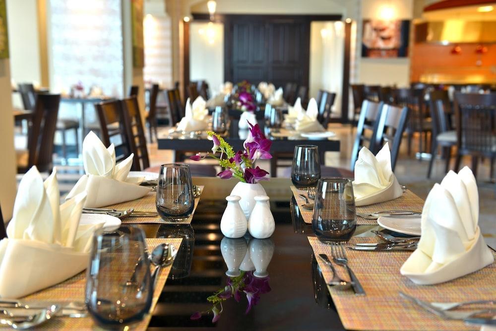 MILLENNIUM HOTEL AND CONVENTION CENTRE KUWAIT photo 2