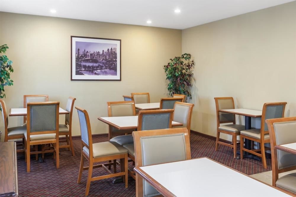 TRAVELODGE INN AND SUITES ALBANY photo 1