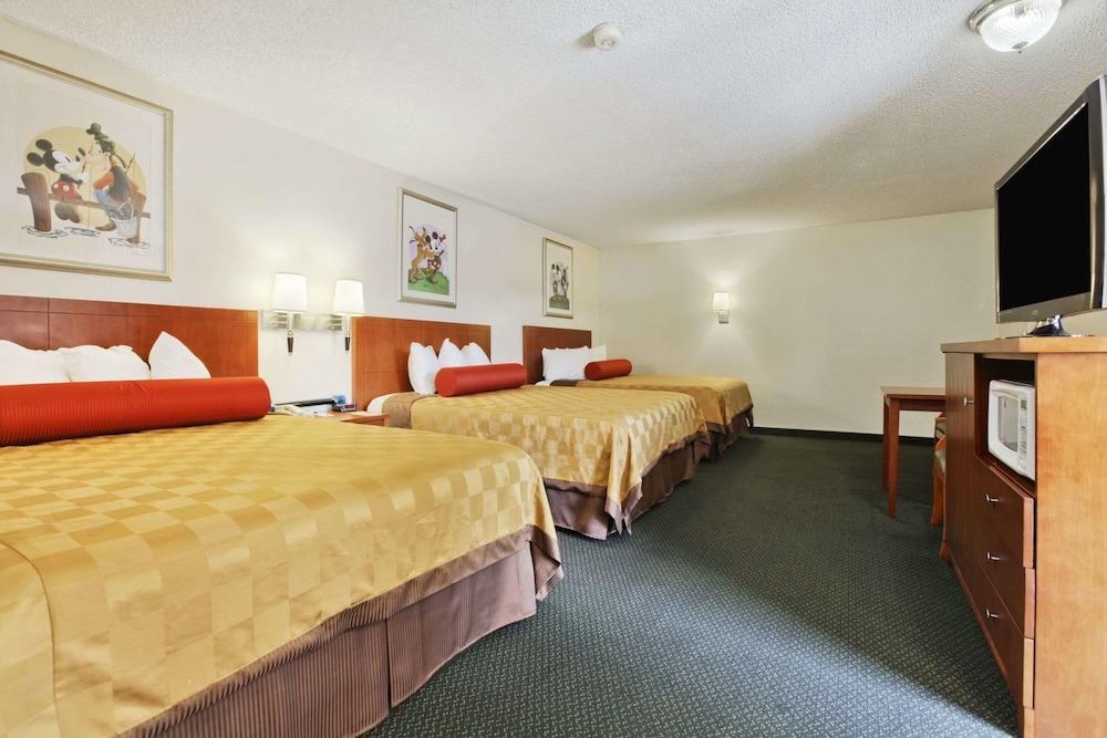Travelodge Inn by Wyndham Anaheim Disneyland Drive photo 2