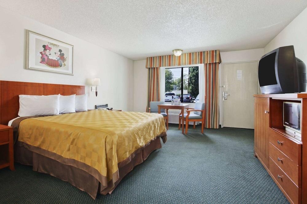 Travelodge Inn by Wyndham Anaheim Disneyland Drive photo 3