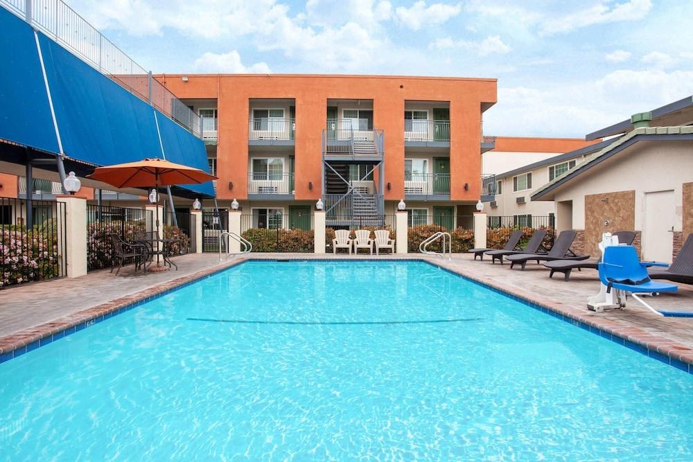 Travelodge Inn by Wyndham Anaheim Disneyland Drive photo 4
