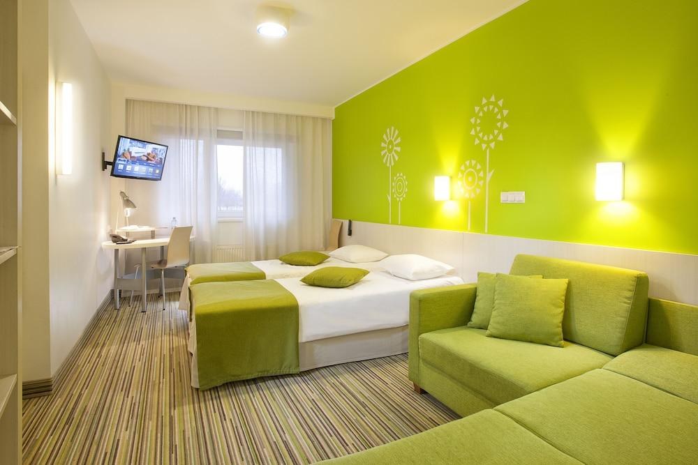 TALLINK EXPRESS photo 3