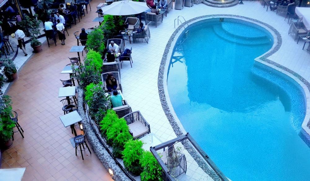 MONARCH HOTEL photo 4