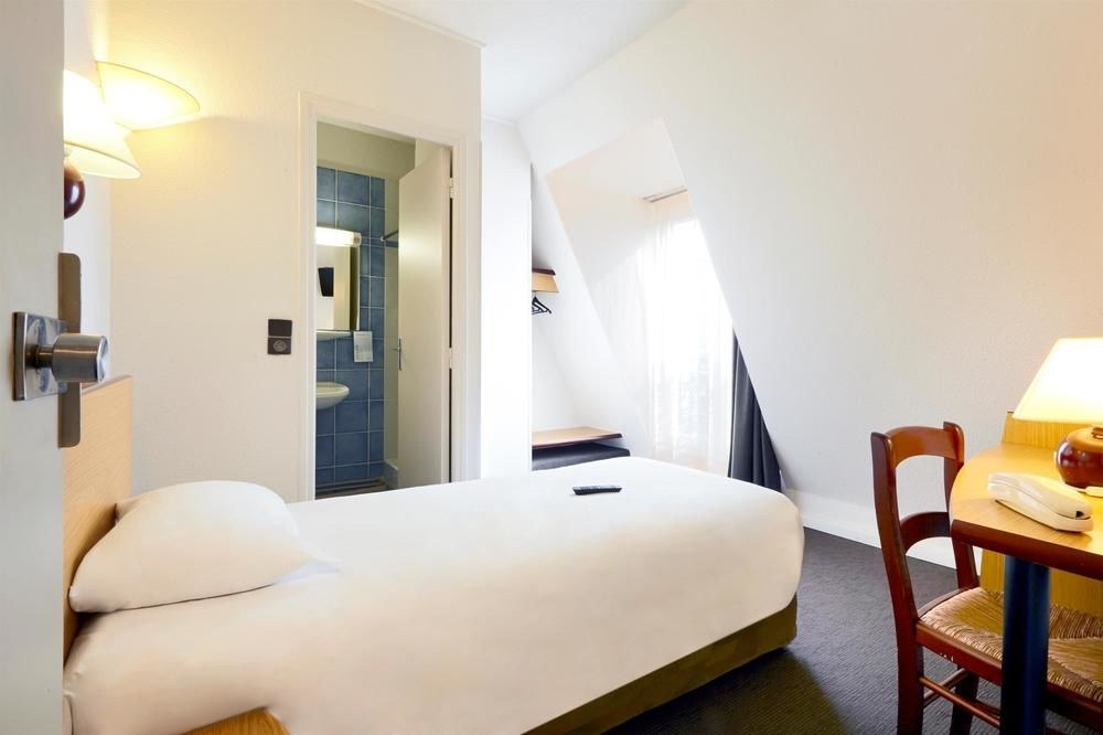 CAMPANILE PARIS OUEST - BOULOGNE