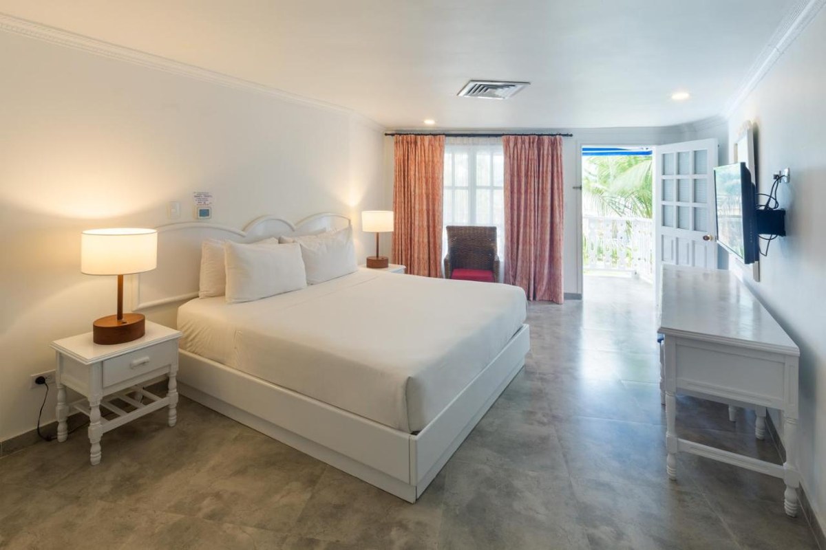 DECAMERON MARAZUL photo 1