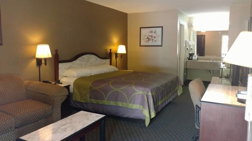 SUPER 8 BOSSIER CITY/SHREVEPORT AREA