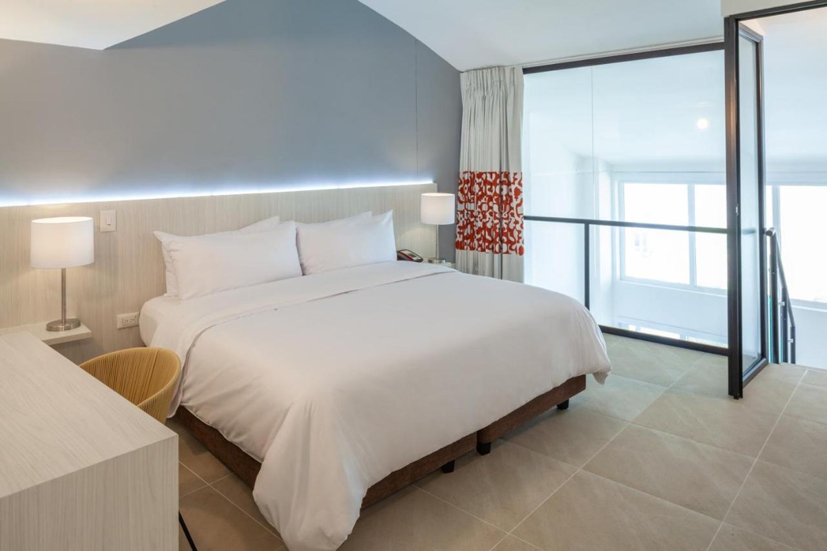 DECAMERON GALEON photo 1