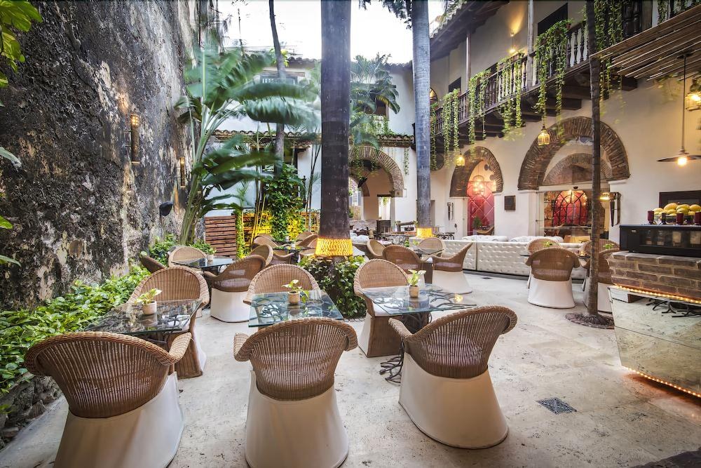 EL MARQUES BOUTIQUE photo 2