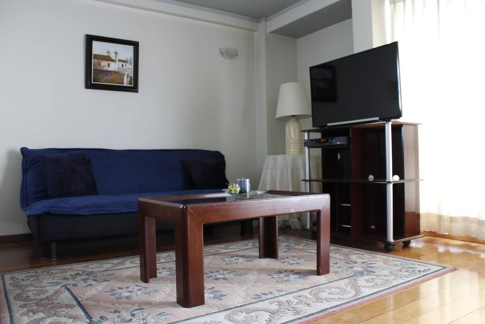 SUITES METROPOLI photo 2