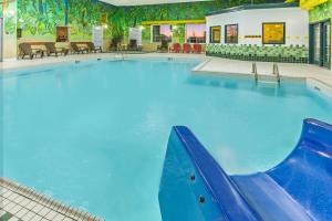 Super 8 by Wyndham Grande Prairie photo 3
