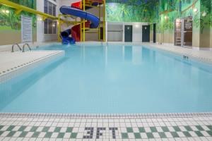Super 8 by Wyndham Grande Prairie photo 4