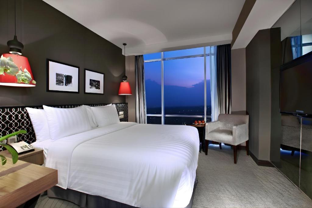 ASTON PRIORITY SIMATUPANG photo 1