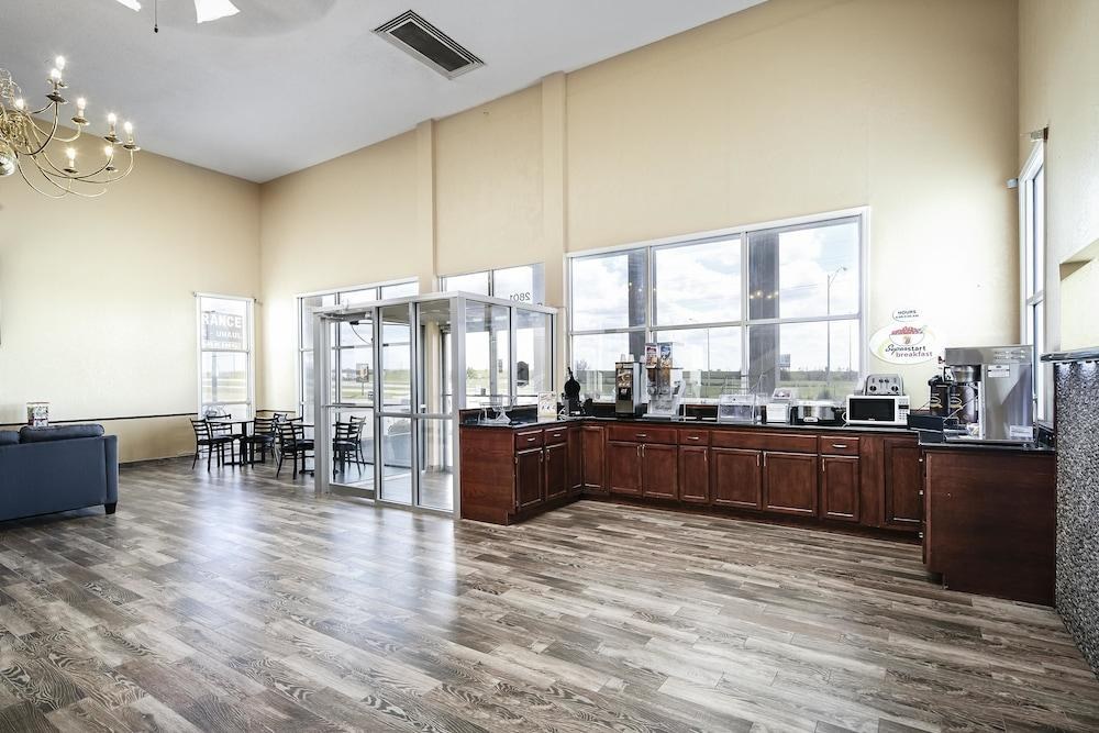 SUPER 8 BY WYNDHAM ELK CITY