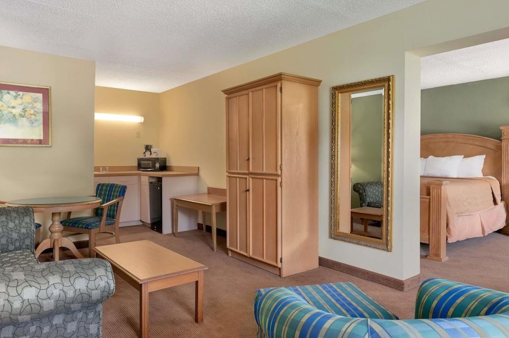 Developer Inn and Suites Airport JAX, a Baymont
