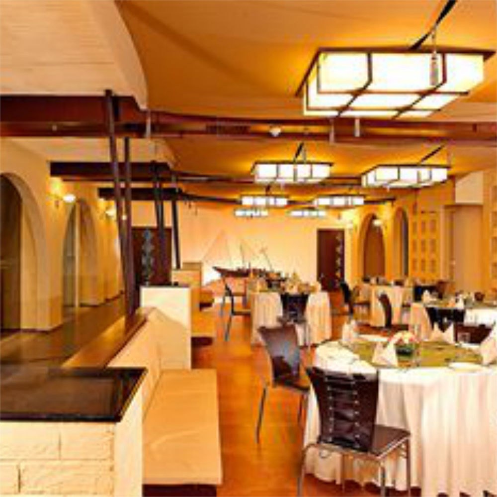 FLORA AIRPORT HOTEL