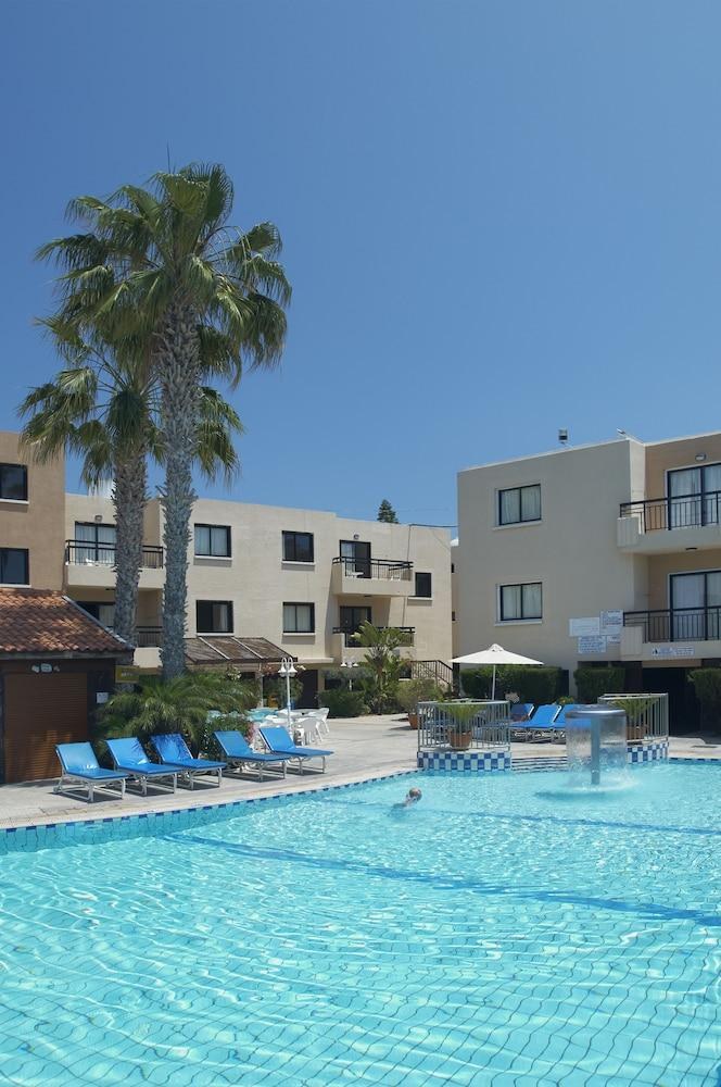 Senator Hotel Apartments - Adults Only photo 4