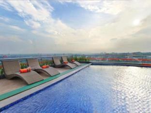 HARRIS HOTEL & CONVENTION CIUMBULEUIT BANDUNG photo 1