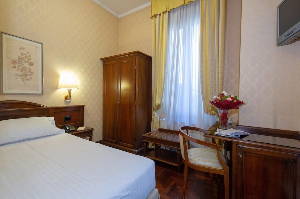 HOTEL BOCCACCIO photo 3