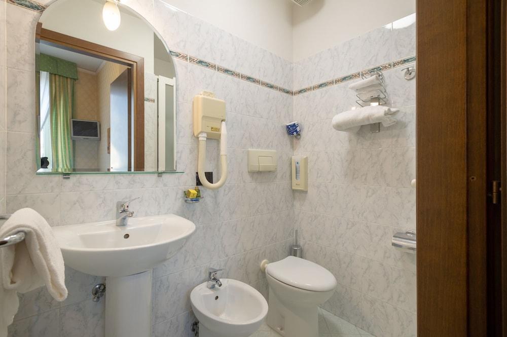 HOTEL BOCCACCIO photo 4