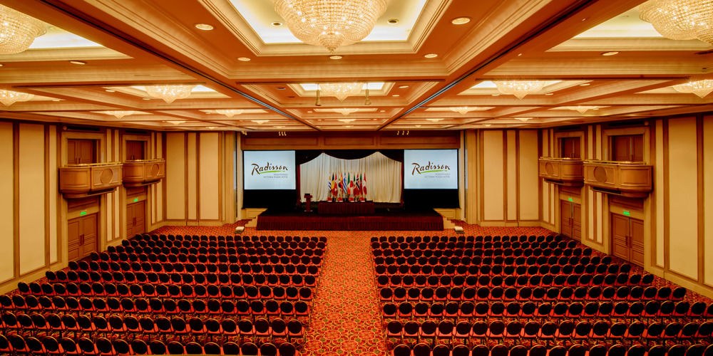 RADISSON VICTORIA PLAZA