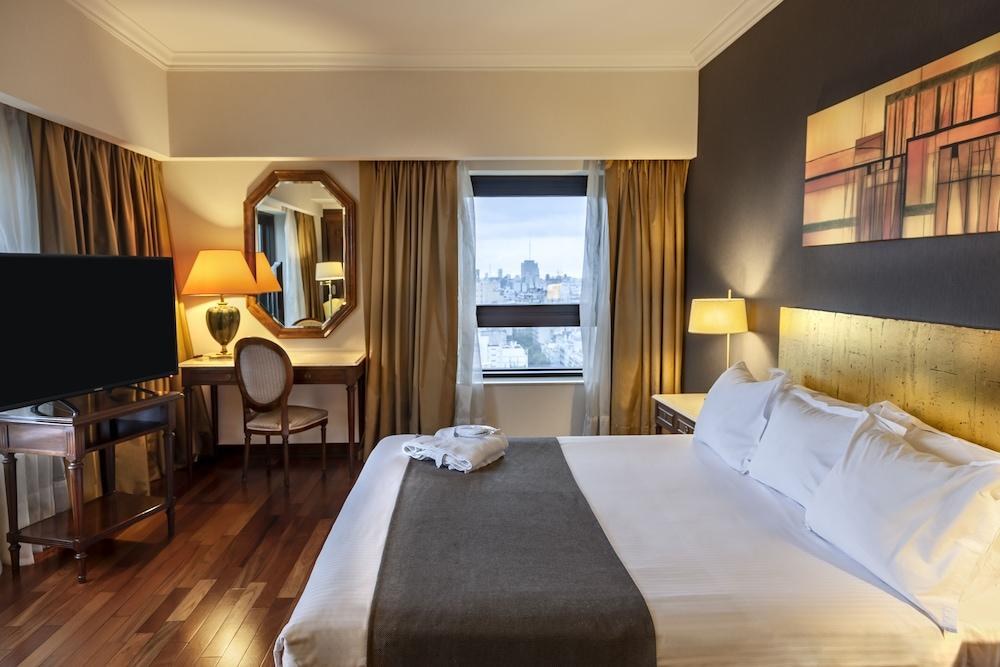 RADISSON VICTORIA PLAZA photo 2