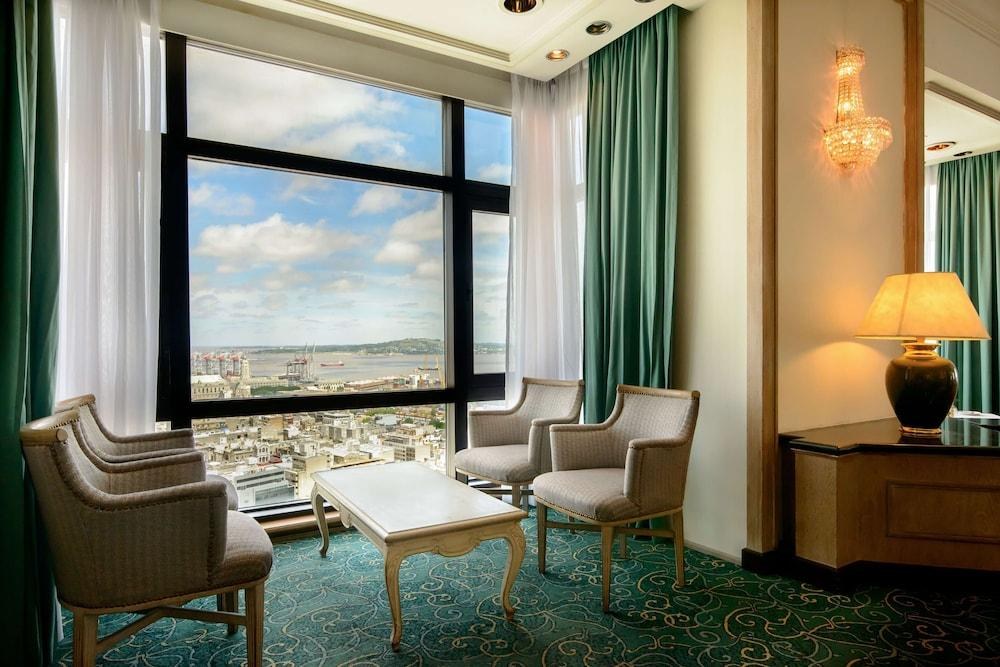 RADISSON VICTORIA PLAZA photo 4