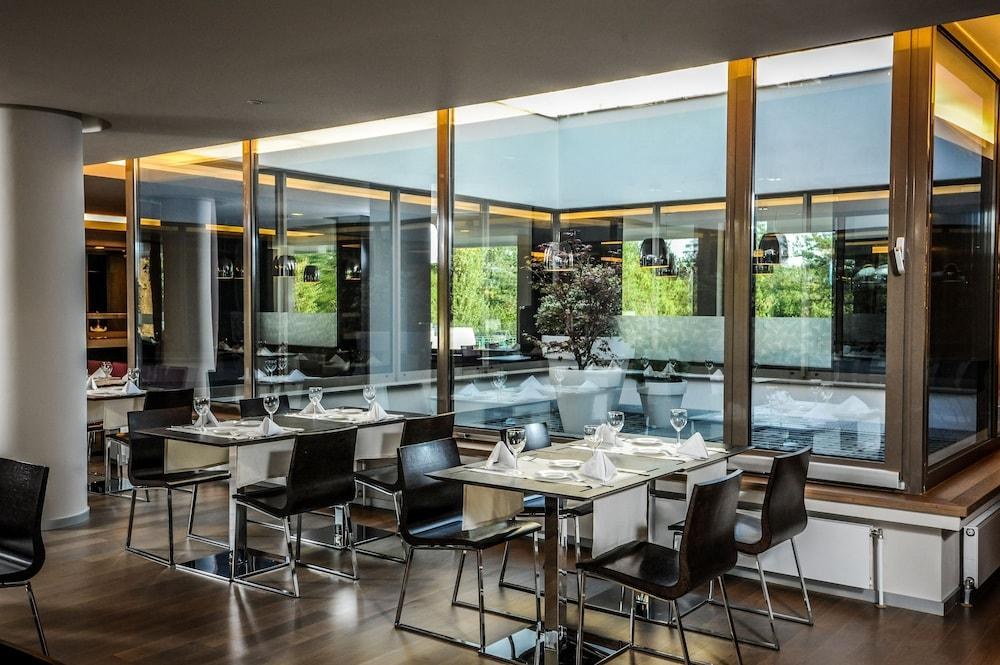 Ramada by Wyndham Bucharest Parc photo 4