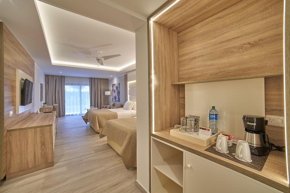 BAHIA PRINCIPE LUXURY AMBAR - ONLY ADULTS photo 2