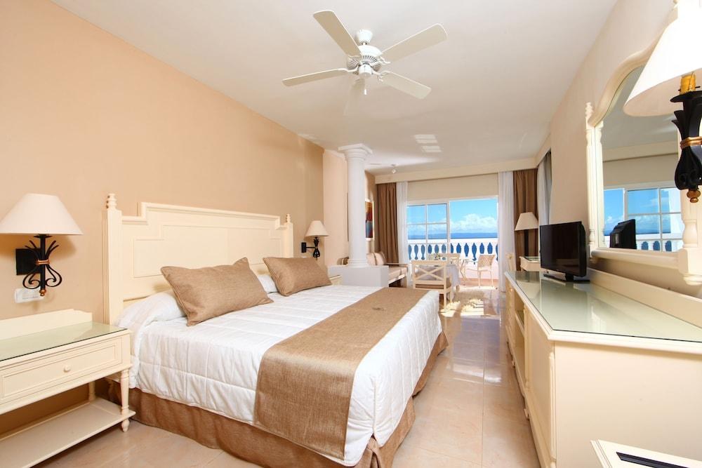 BAHIA PRINCIPE LUXURY SAMANA photo 4