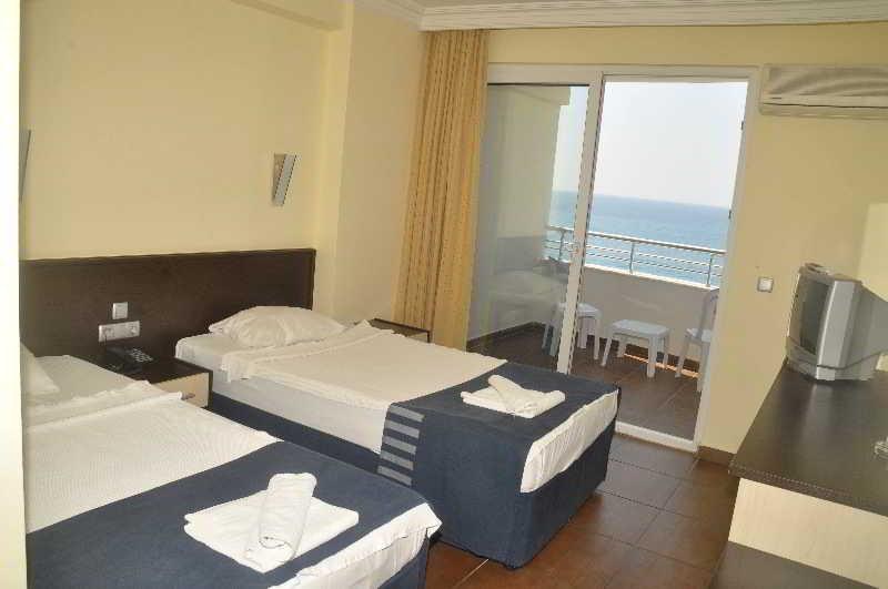 BLUE CAMELOT BEACH HOTEL photo 3