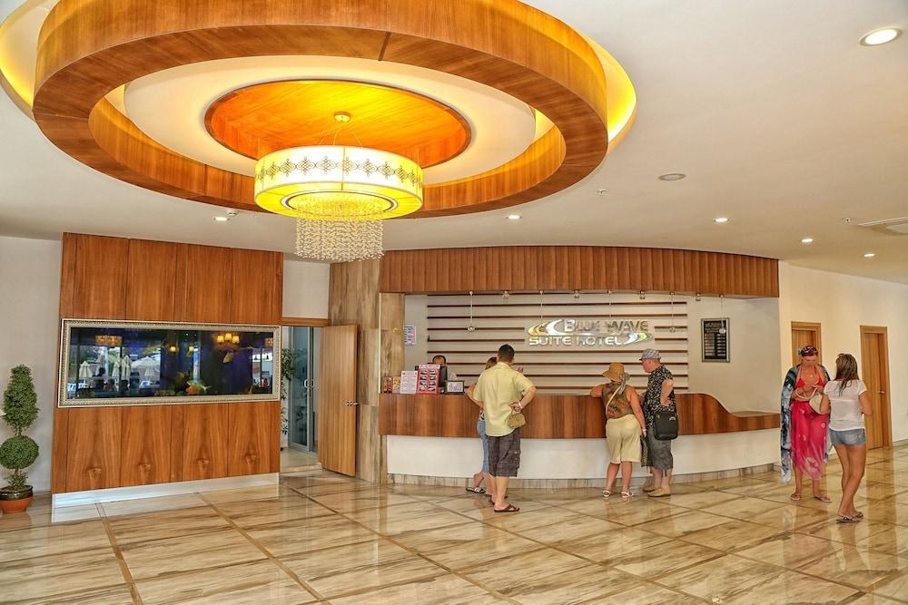 BLUE WAVE SUITE HOTEL photo 4