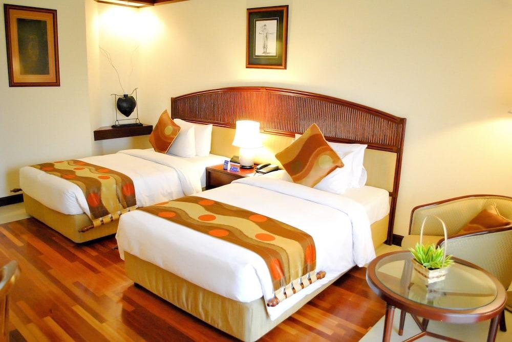 Le Grandeur Palm Resort photo 2