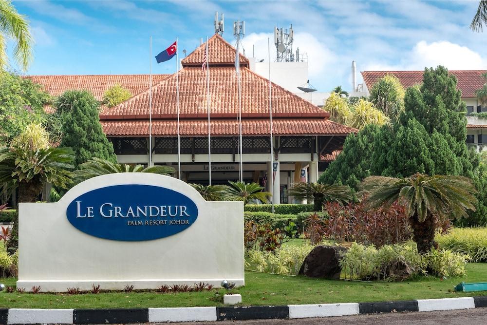 Le Grandeur Palm Resort photo 4