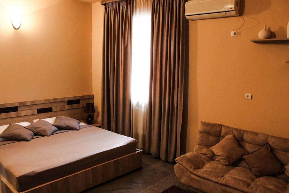 Diplomat Hotel Tbilisi photo 2