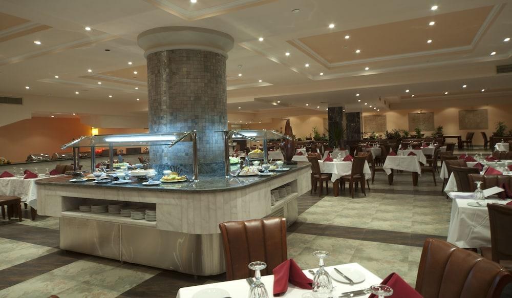 AMC ROYAL HOTEL HURGHADA photo 4
