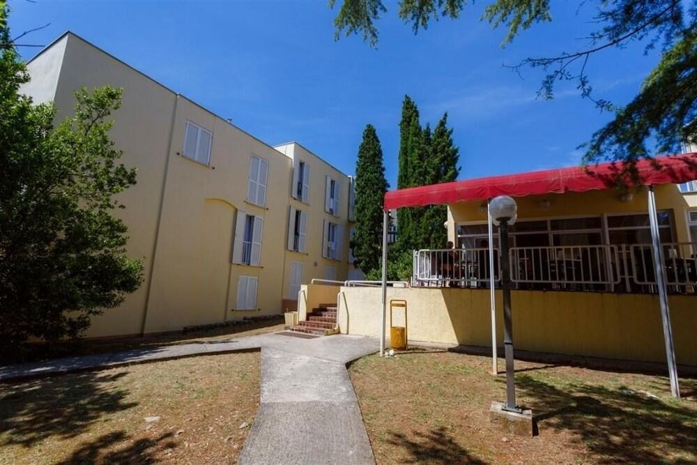 Villa Lovorka - Hotel Resort Drazica photo 2