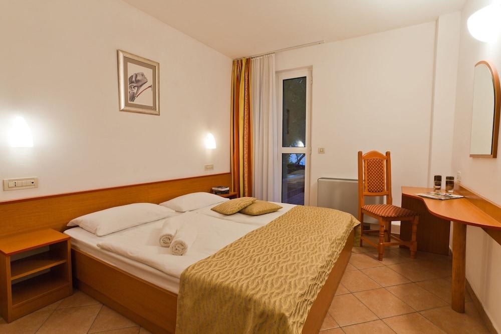 Villa Lovorka - Hotel Resort Drazica photo 3