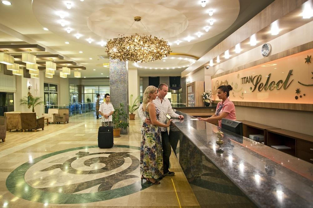 TITAN SELECT HOTEL photo 2