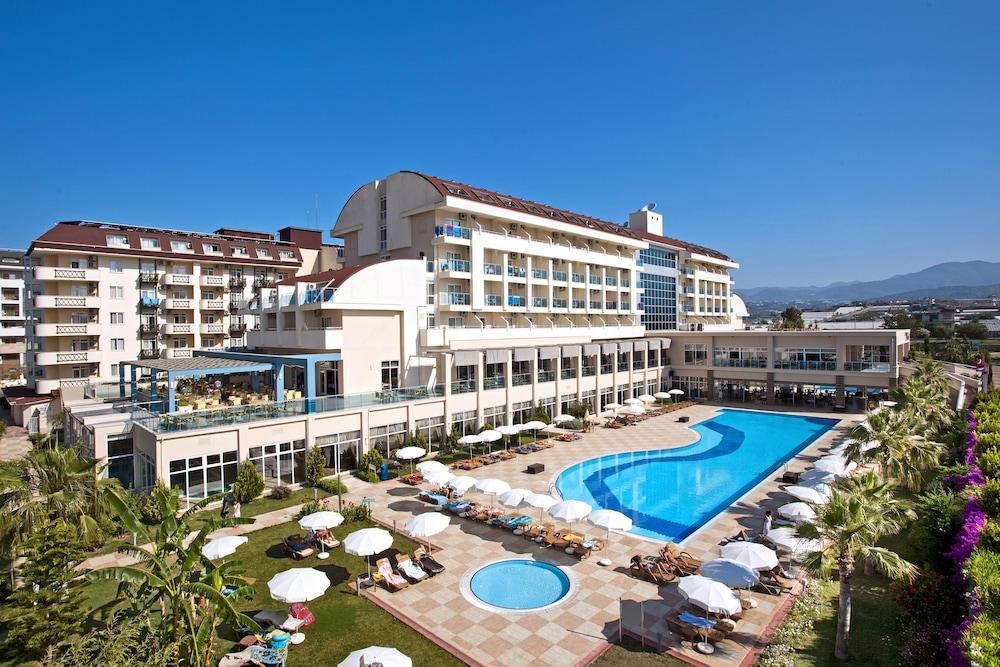 TITAN SELECT HOTEL photo 4
