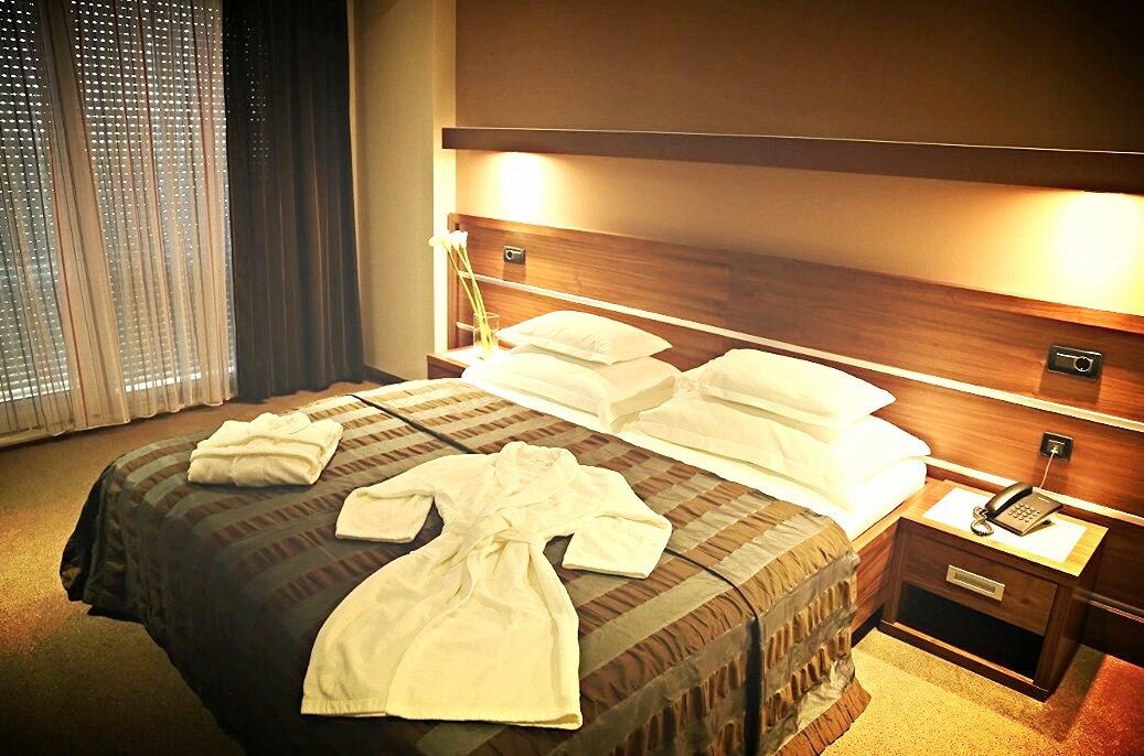 HOTEL PLAZA OMIS photo 1