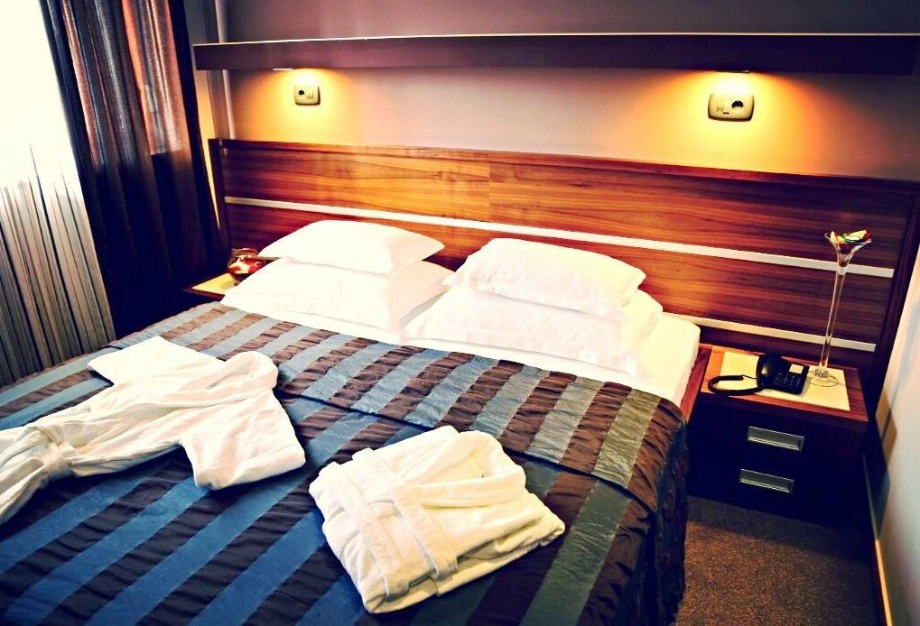 HOTEL PLAZA OMIS photo 2