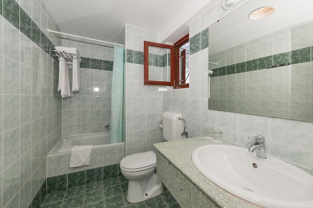 TOURIST SETTLEMENT VILLAS RUBIN photo 4