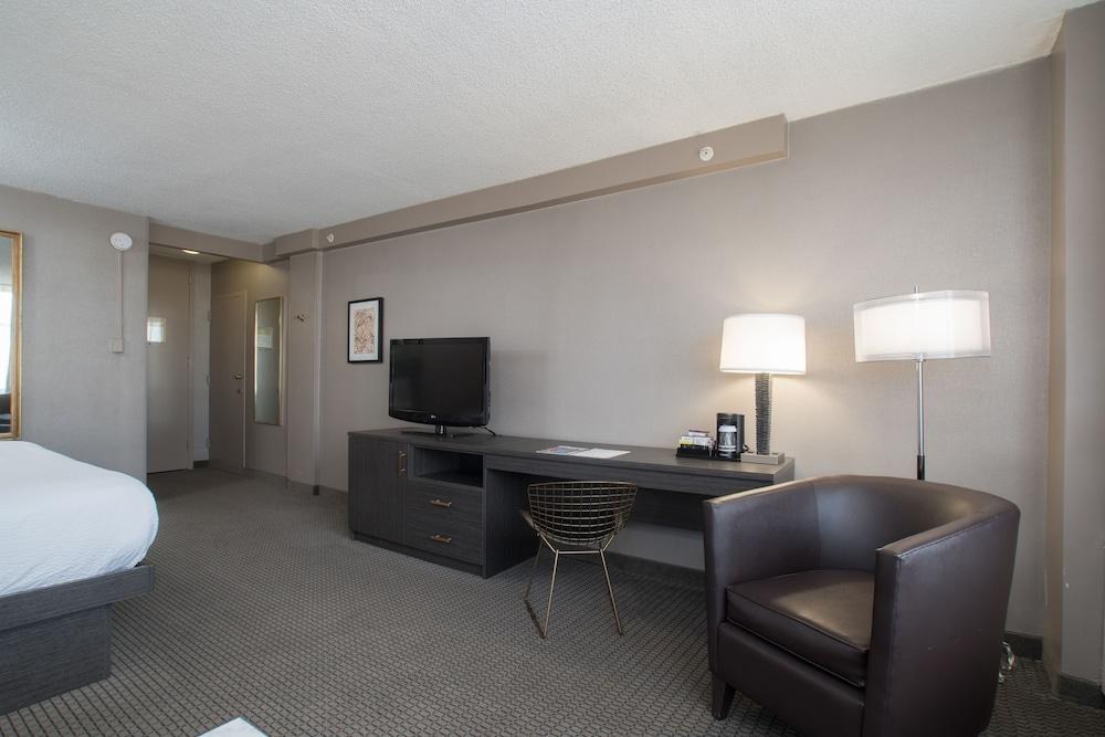 CAPITOL SKYLINE HOTEL photo 2