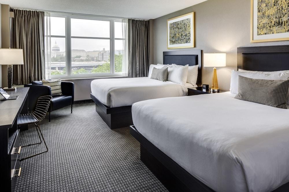 CAPITOL SKYLINE HOTEL photo 3