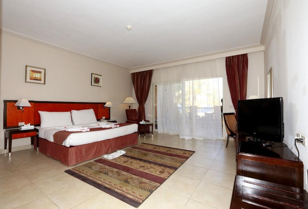 REHANA ROYAL BEACH RESORT & SPA photo 2