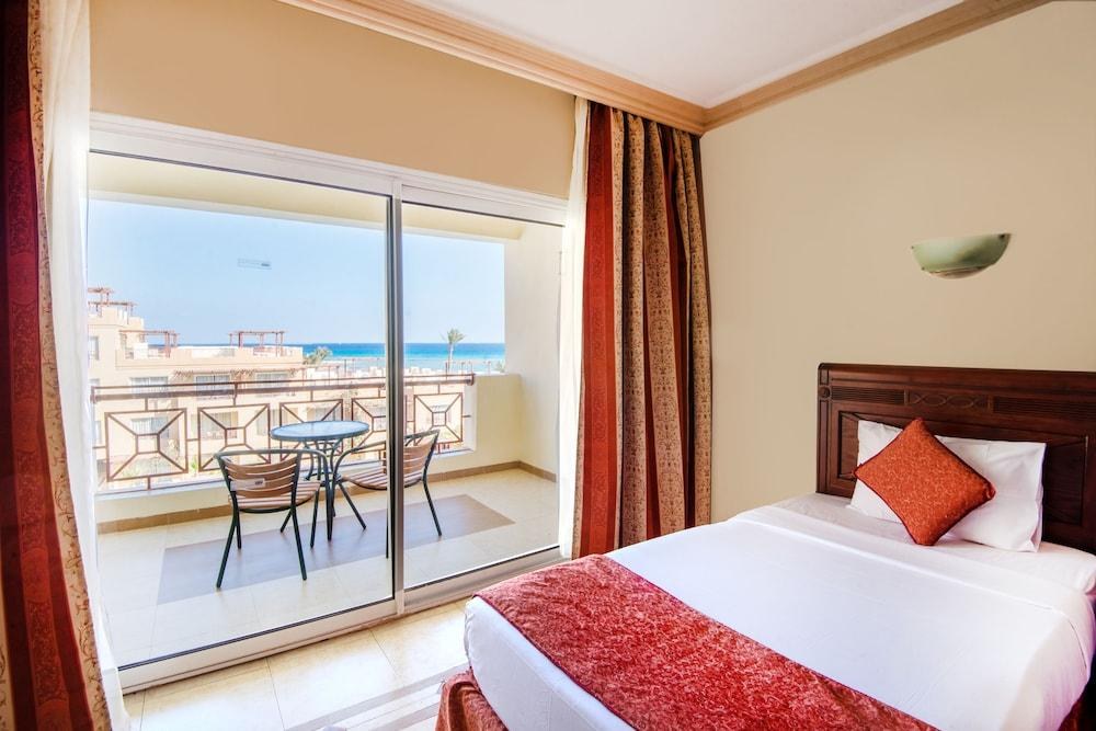 IMPERIAL SHAMS ABU SOMA photo 3