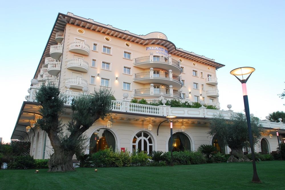 PALACE photo 1
