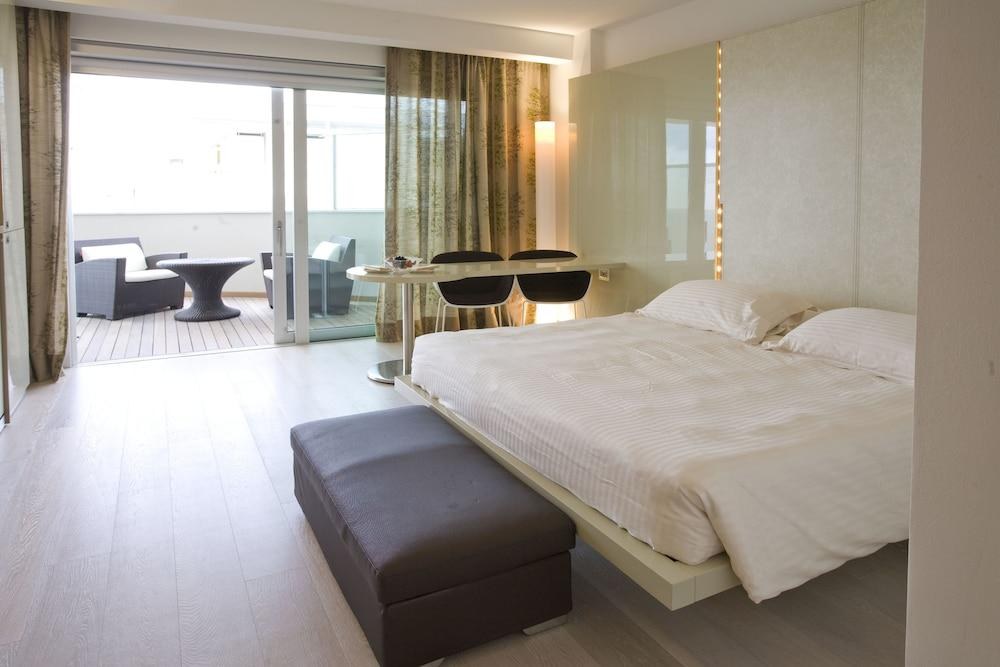 PREMIER AND SUITES HOTEL photo 3