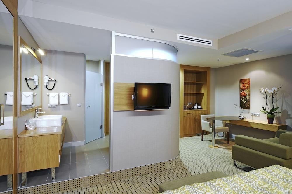 RAMADA PODGORICA photo 4